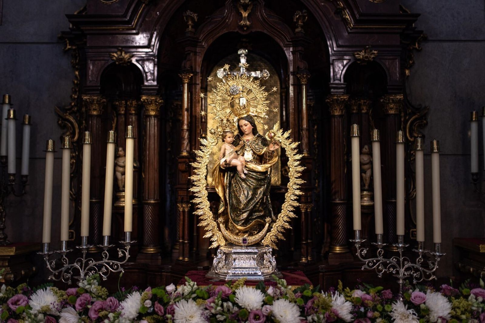 La Virgen Chiquita de la Cinta en su capilla.