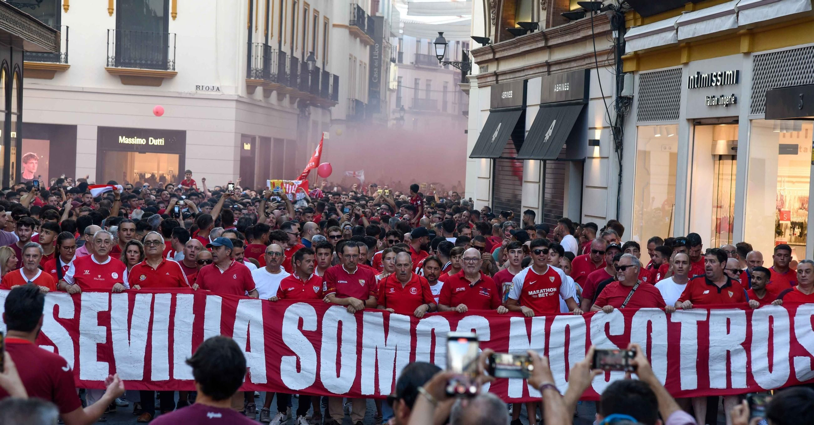 Manifestación del sevillismo contra la directiva del club