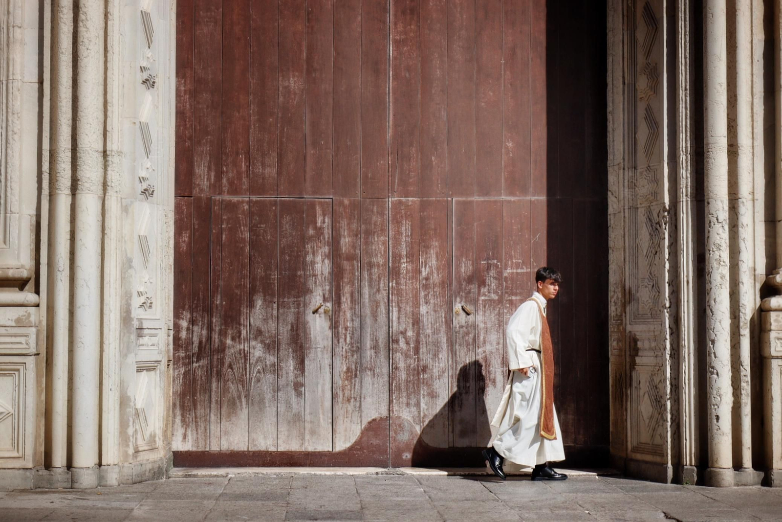 Las imágenes del traslado de Prendimiento desde la Catedral en la Semana Santa de Cádiz 2025