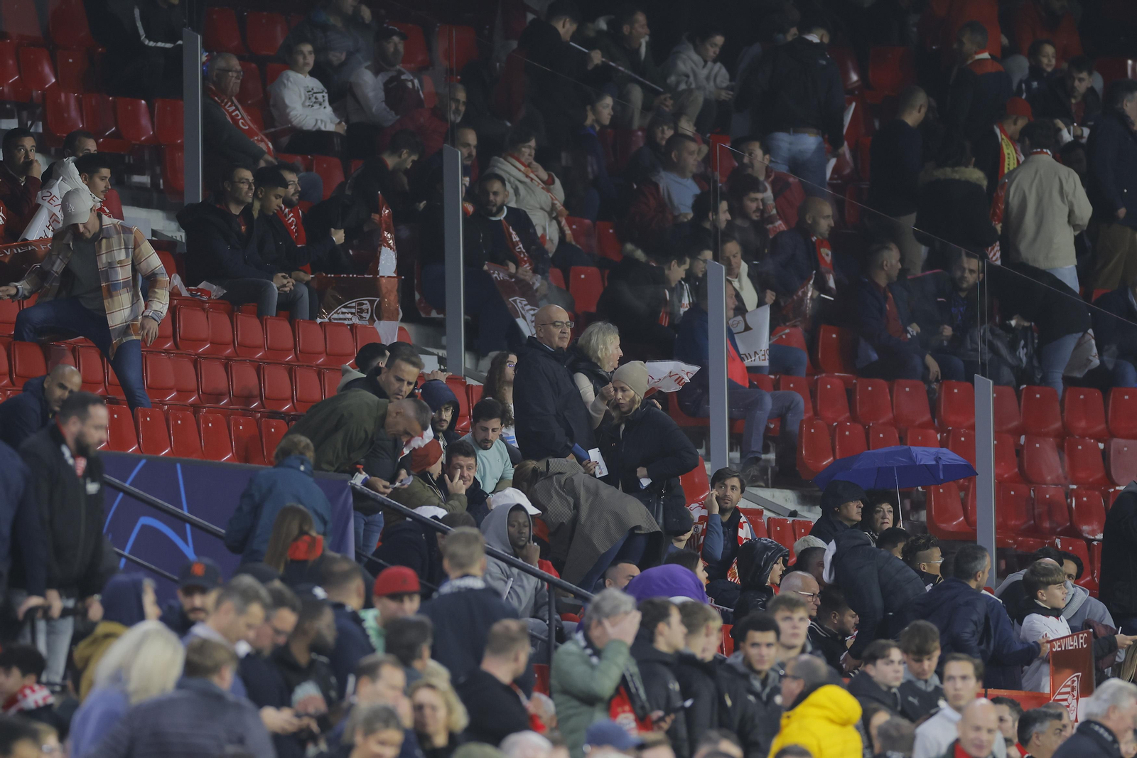 Búscate en las fotos del Sevilla Fc- PSV