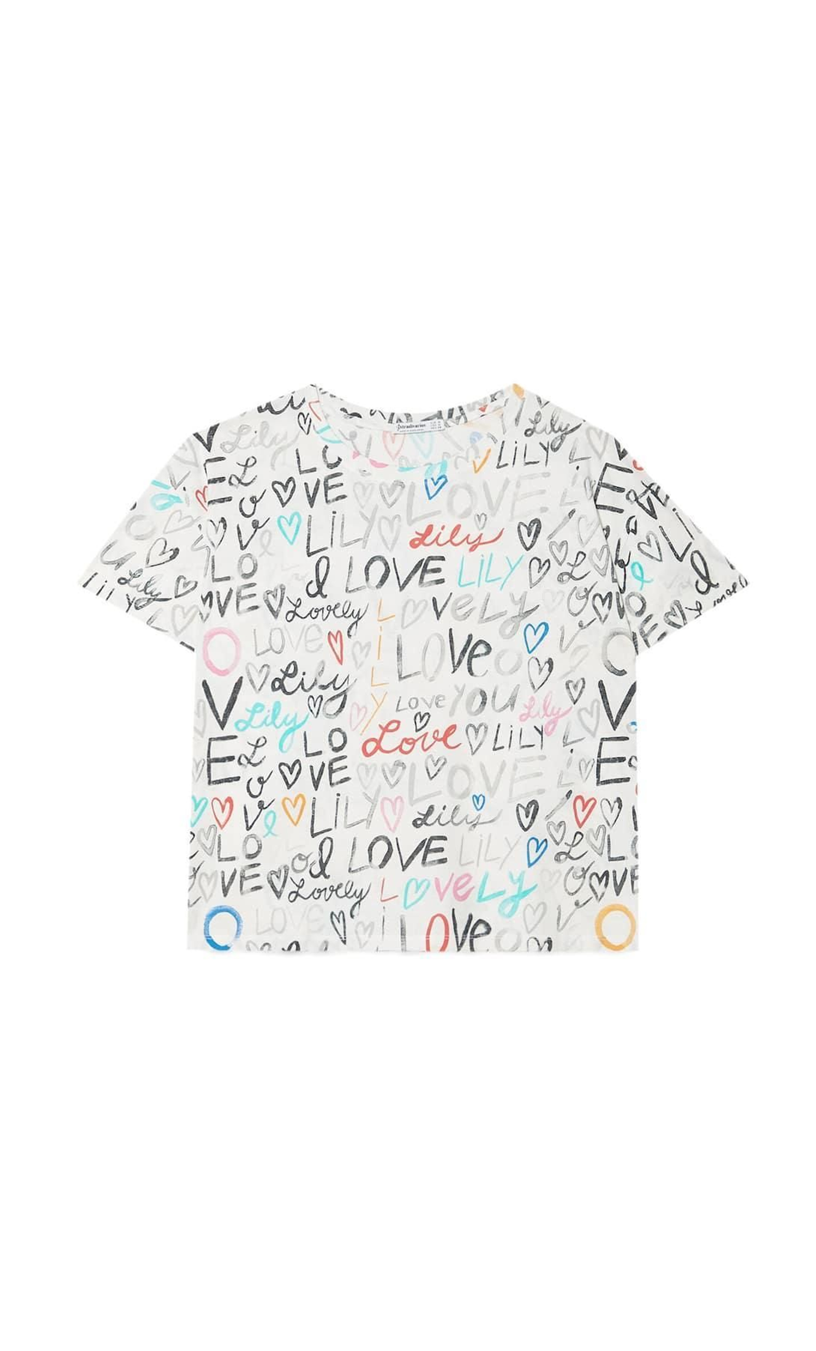 Camiseta de Stradivarius para llevar con blazer.