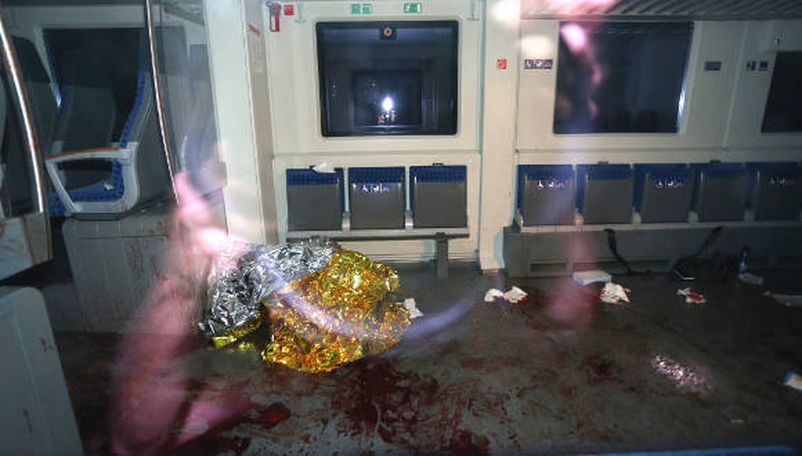 Un refugiado afgano ataca con un hacha a los pasajeros en un tren en Alemania