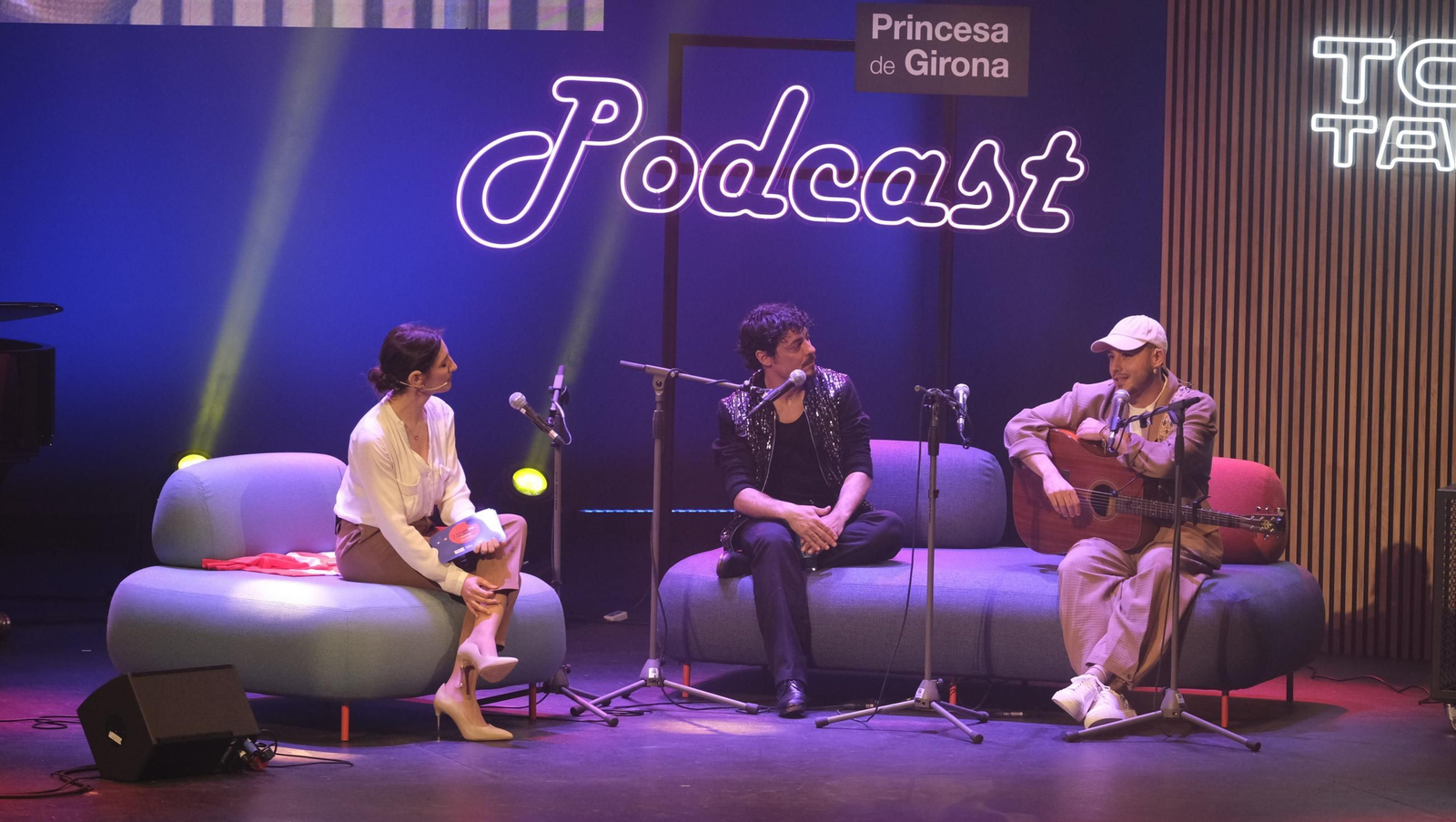 Imágenes de la Reina Letizia en el Tour del Talento en Almería