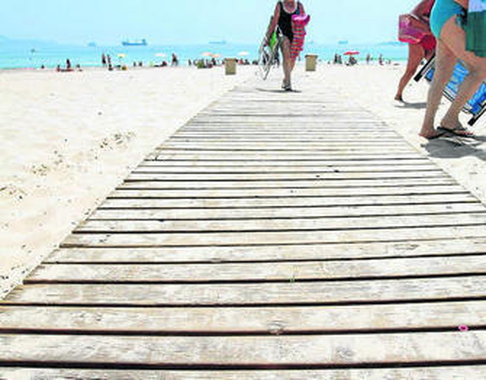 Una pasarela en Getares.