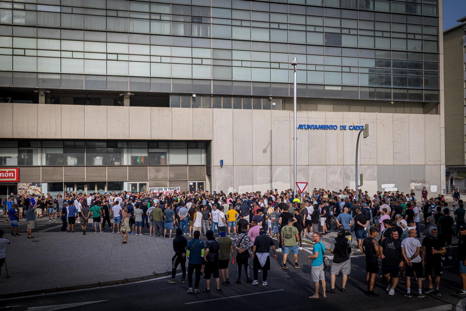 Imágenes del primer día de huelga de los trabajadores del sector del metal en Cádiz Imágenes del primer día de huelga de los trabajadores del sector del metal en Cádiz