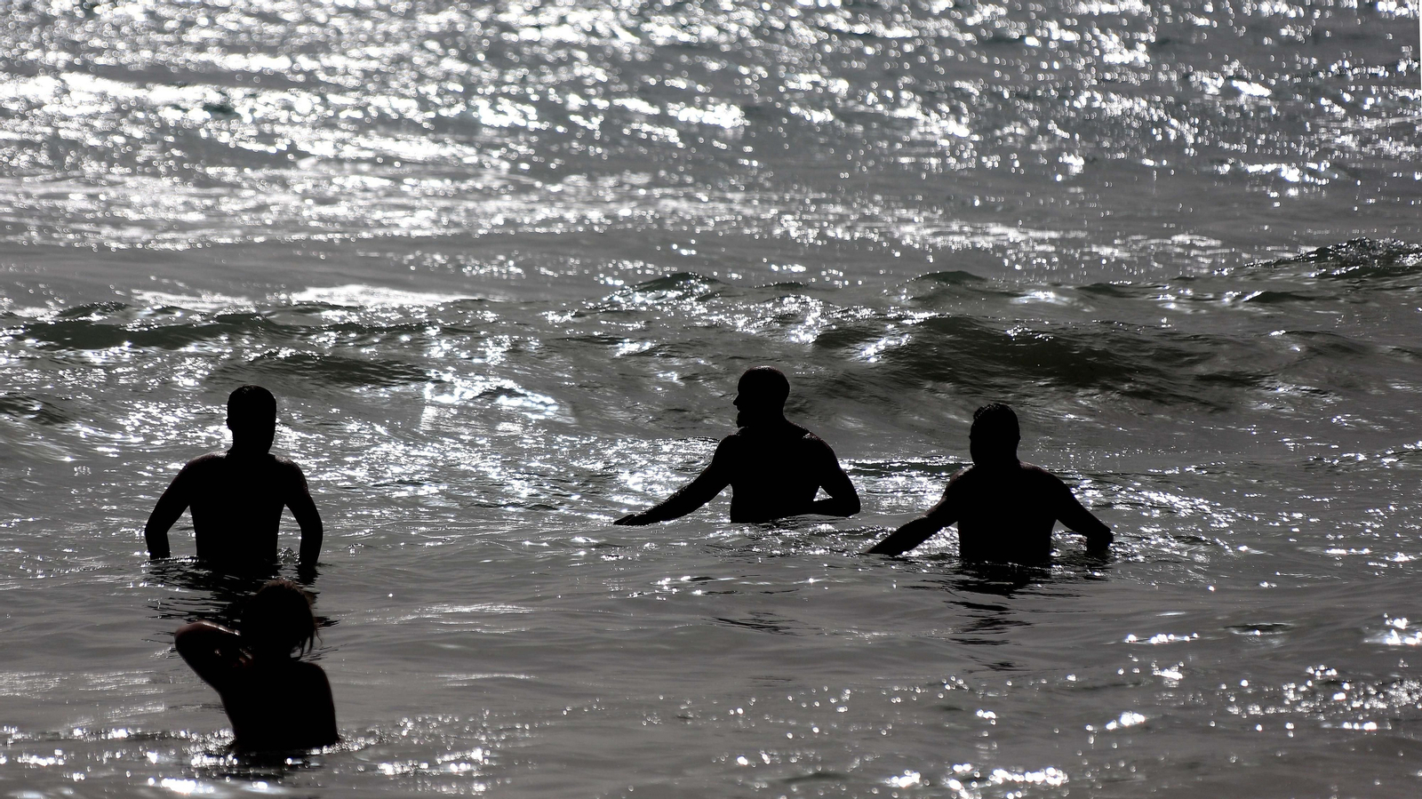El calor llenas la playas el primer fin de semana de agosto