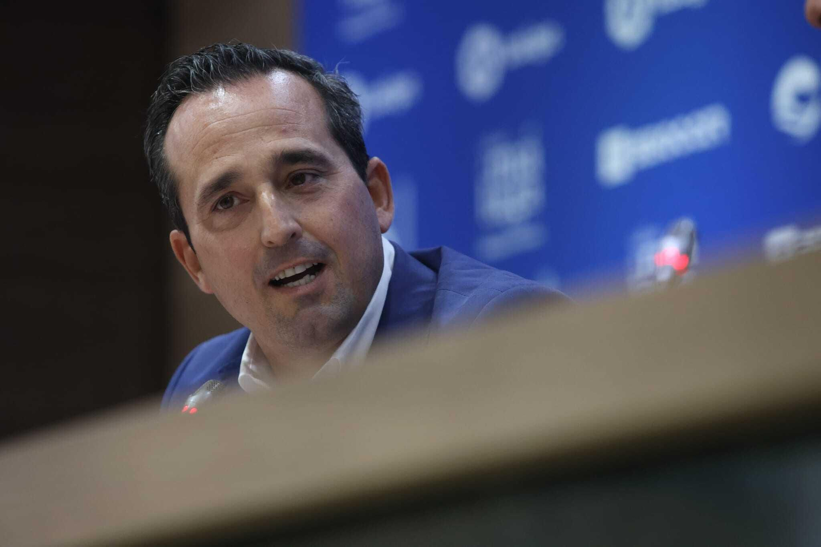 La presentación de Loren Juarros como nuevo deportivo del Málaga, en fotos