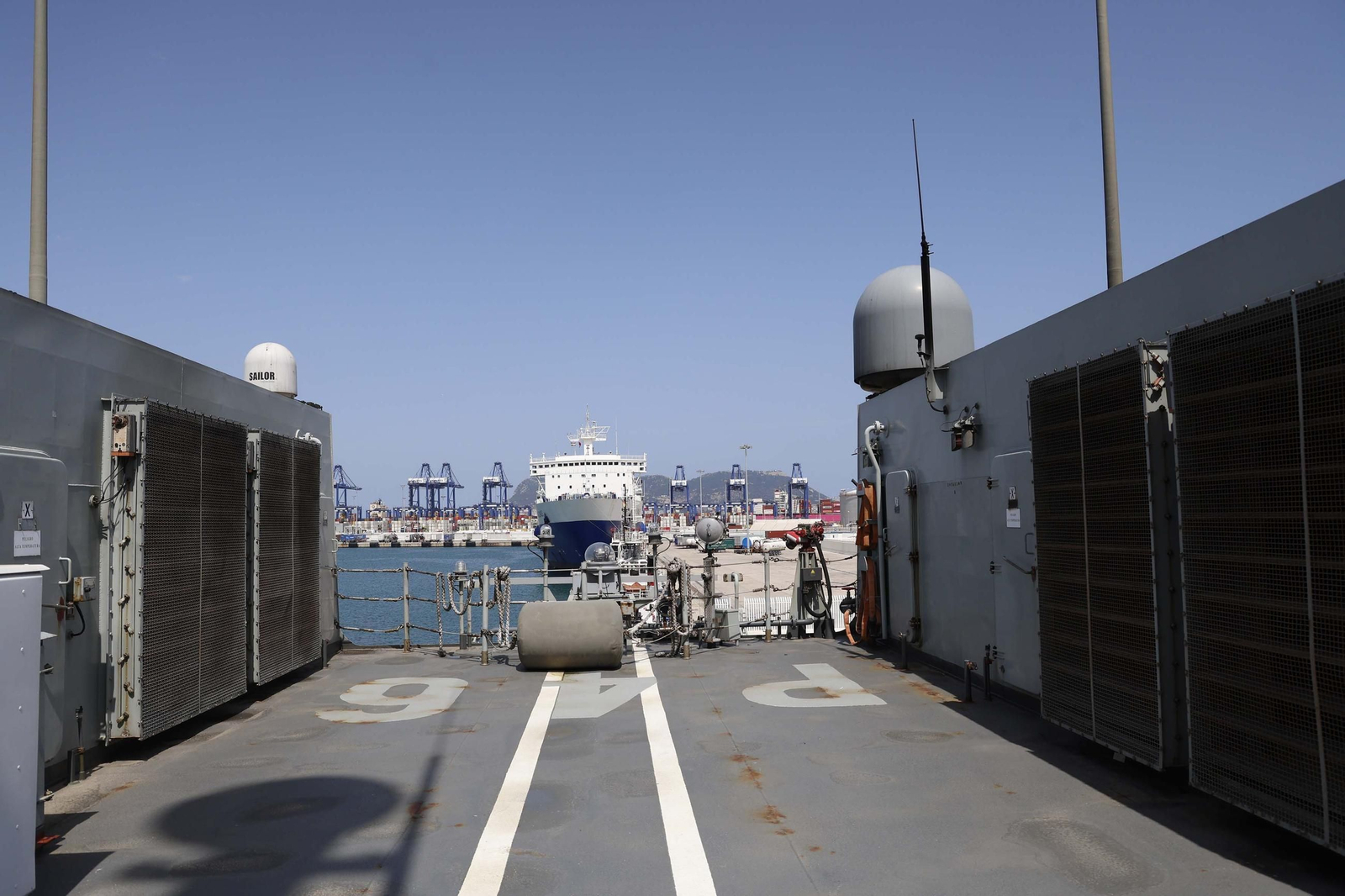 Las fotografías de la visita del buque de la Armada "Furor" al Puerto de Algeciras