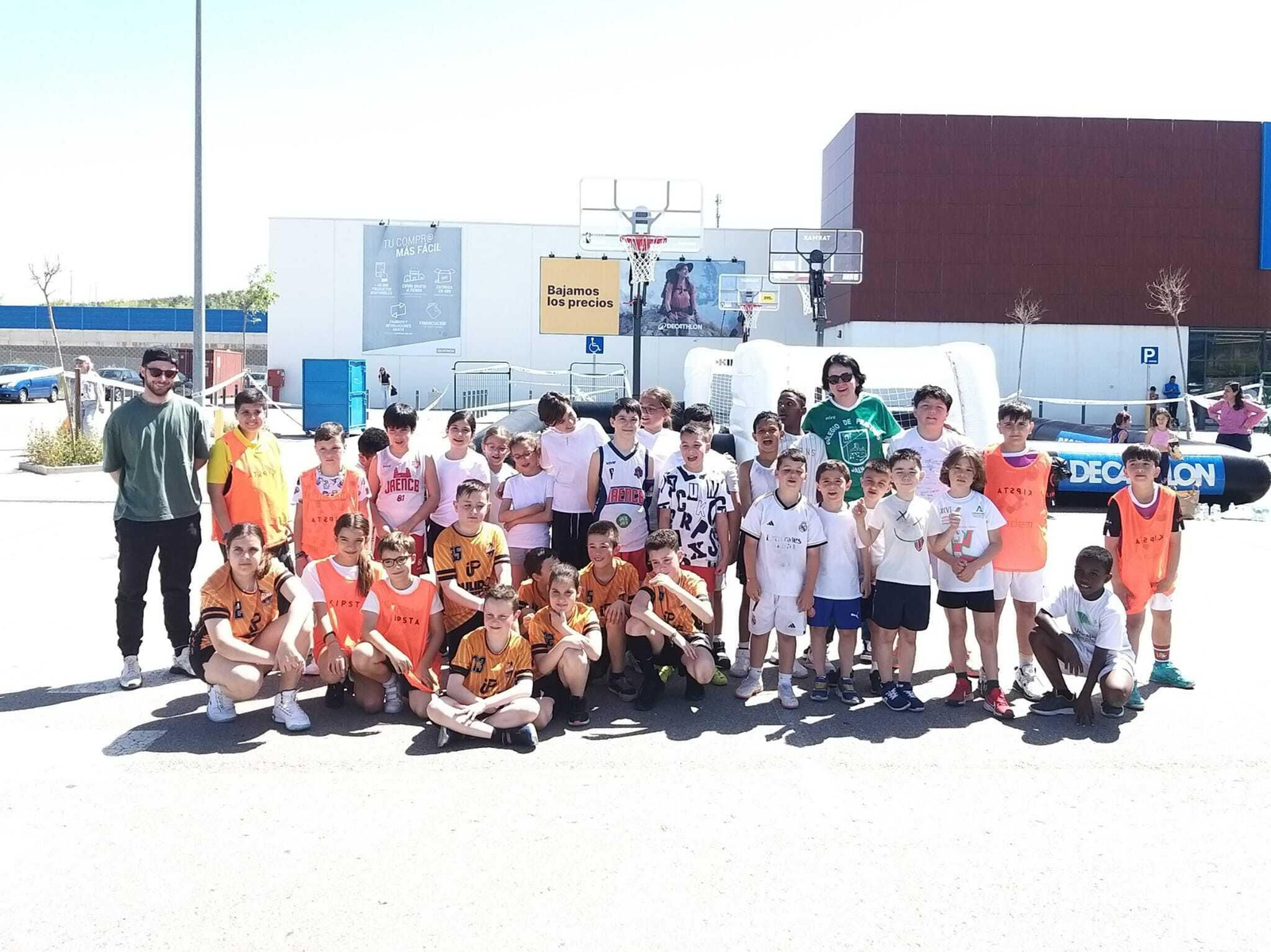 En imágenes: basket solidario de la mano del CD Bulevar en favor de ALES