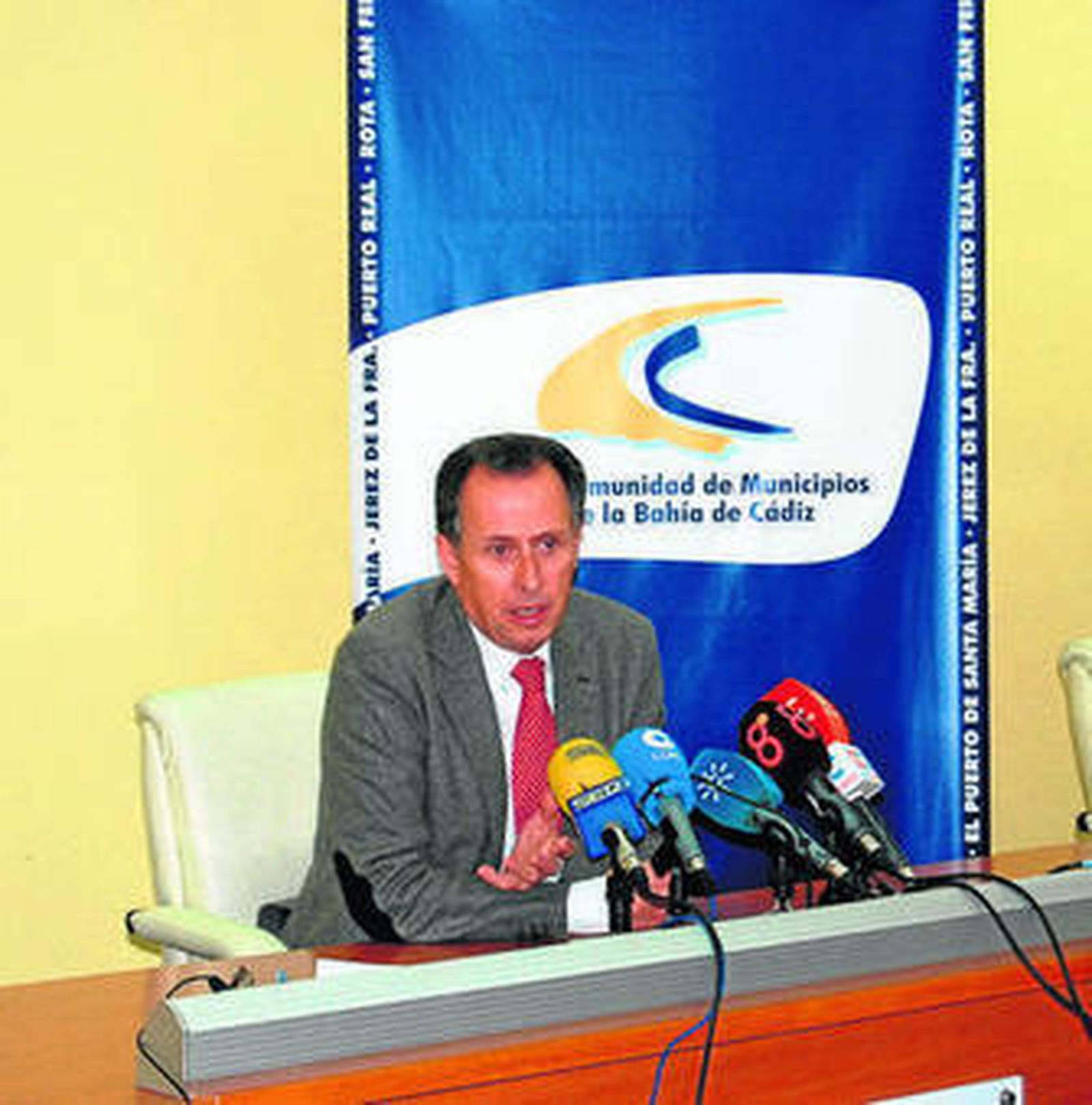 José María Román, durante su comparecencia ante los medios de ayer.