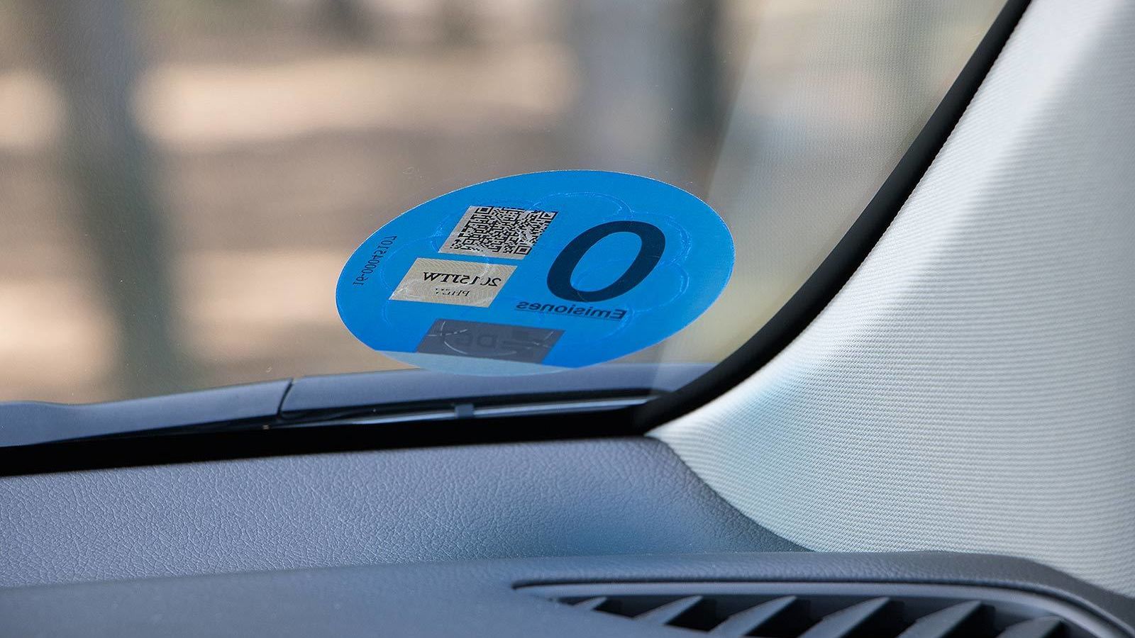 Esta pegatina nos permite acceder al centro de la ciudad en episodios de contaminación.