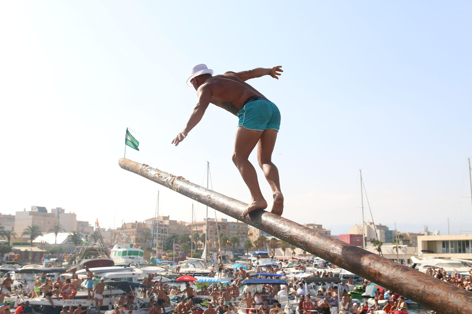 Fotogalería de la cucaña y la procesión de las Fiestas de Santa Ana en Roquetas