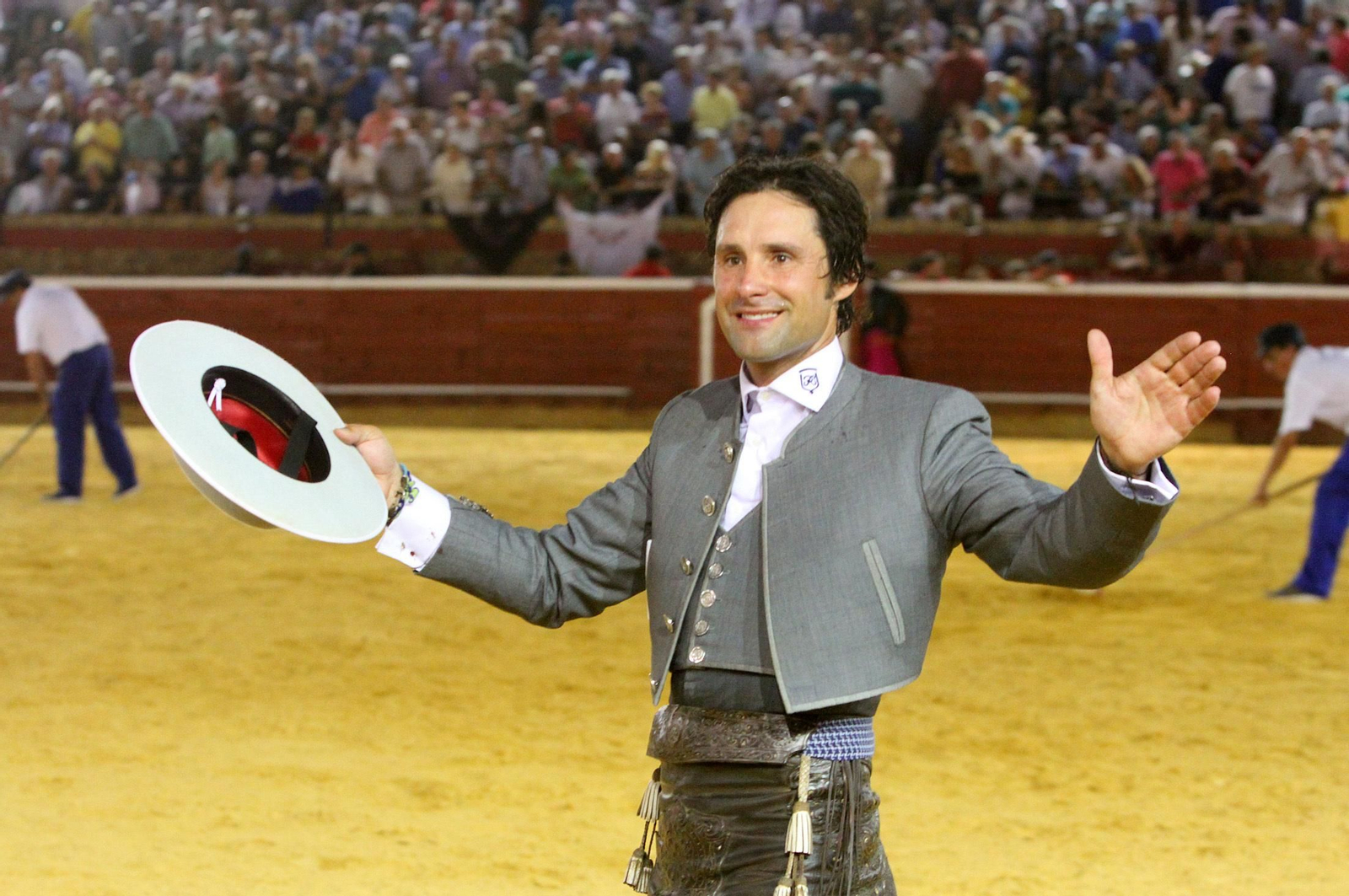 Imágenes de la corrida de rejones de Pablo Hermoso de Mendoza, Andrés Romero y Lea Vicens.