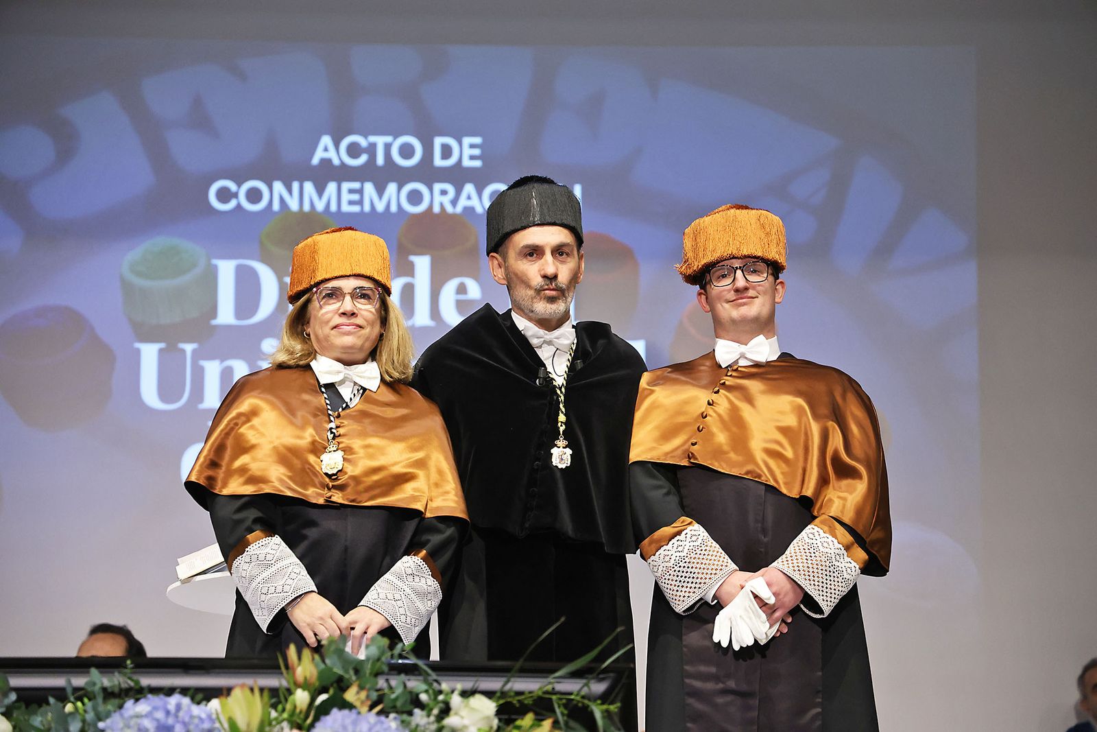 Fotografías de la investidura de los nuevos doctores y doctoras en el acto del 3 de marzo de la universidad de Huelva