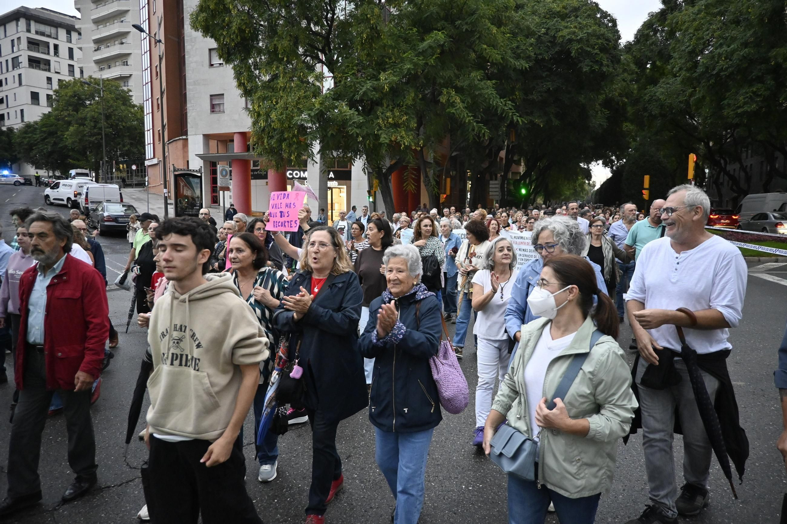 Las mejores imágenes de la manifestación por la sanidad en Huelva
