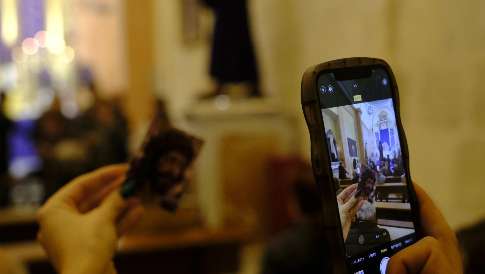 Imágenes del Besapiés de Jesús Cautivo de Medinaceli, en la Catedral de Almería