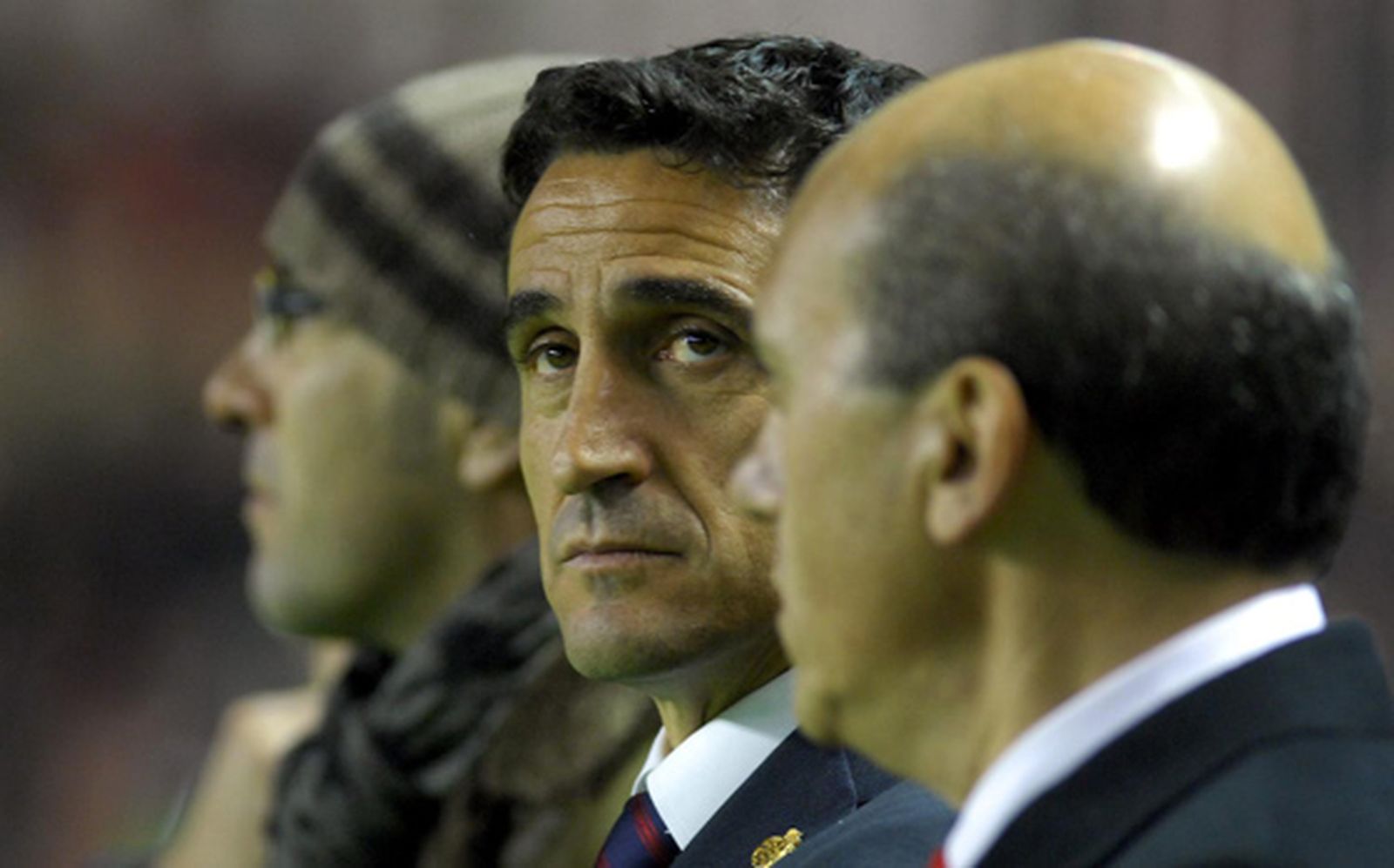 Jiménes y Del Nido, entrenador y presidente del Sevilla, minutos antes del comienzo del choque.  Foto: Manuel Gómez