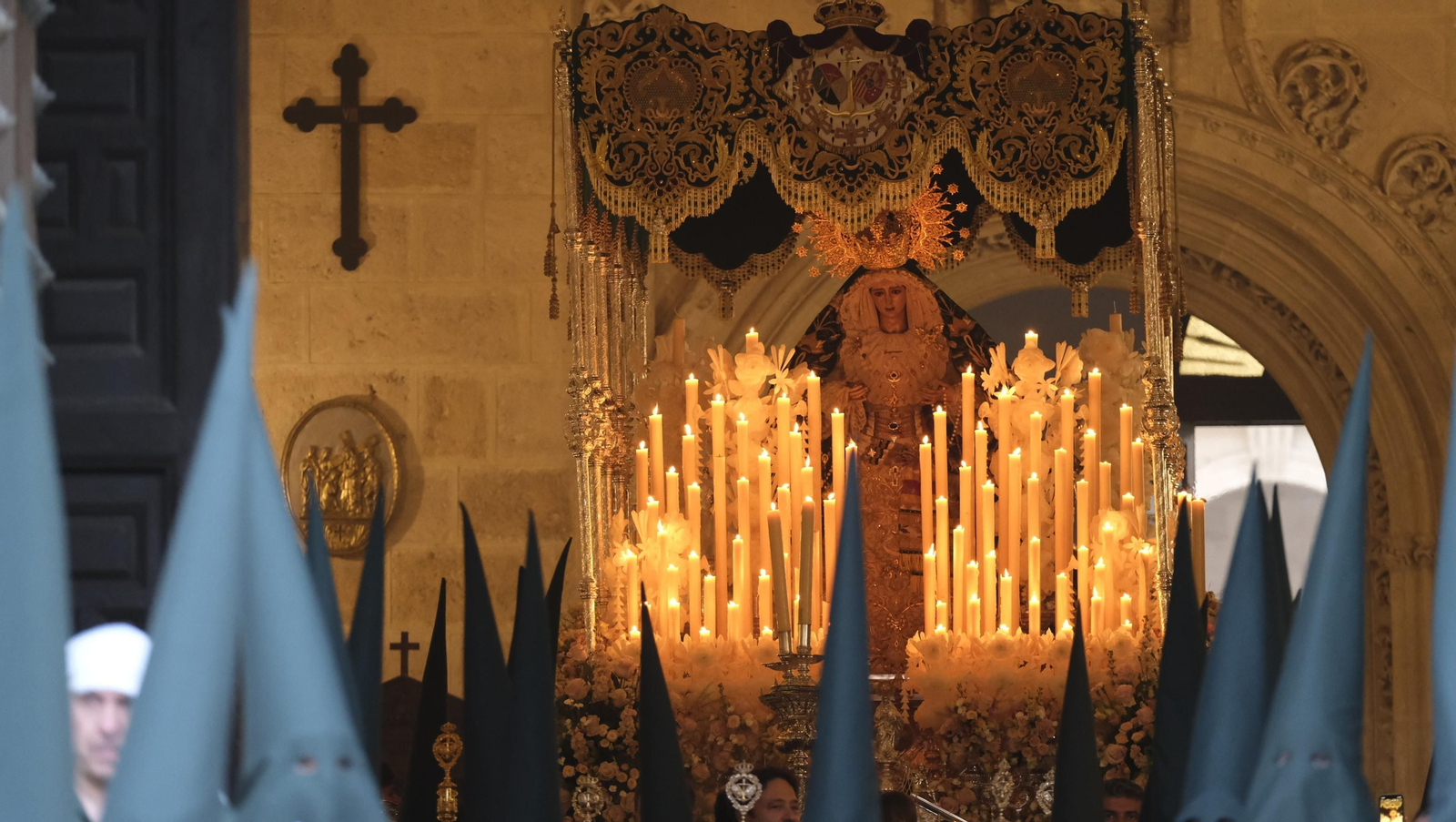 Procesión de Estudiantes en Almería, en imágenes