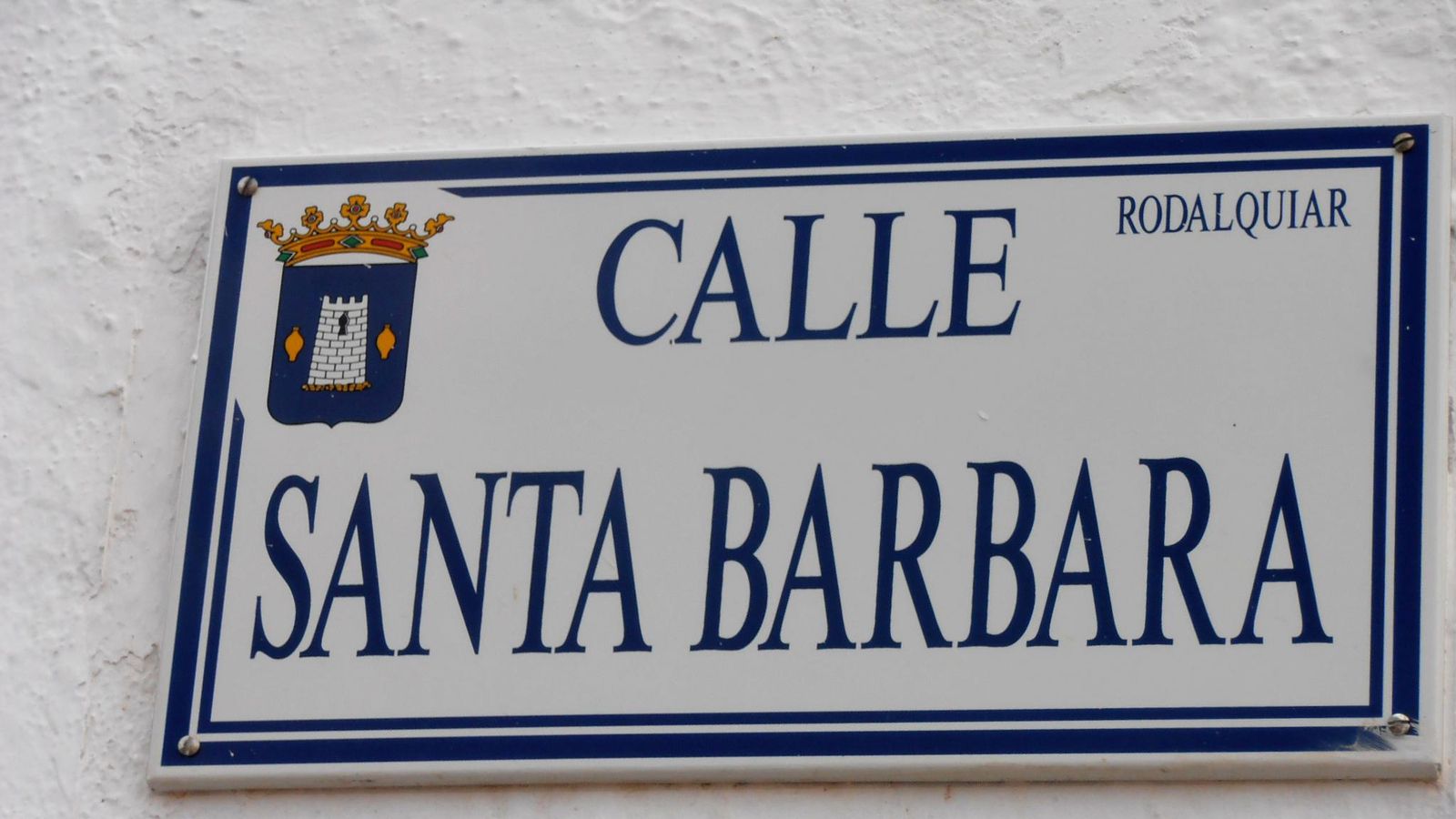 Cartel de la calle Santa Bárbara, en Rodalquilar (con errata incluida)