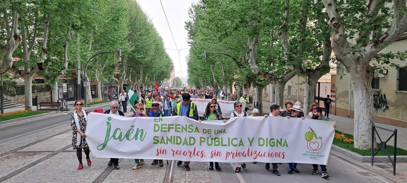En imágenes: así ha transcurrido en Jaén la manifestación por una sanidad pública de calidad