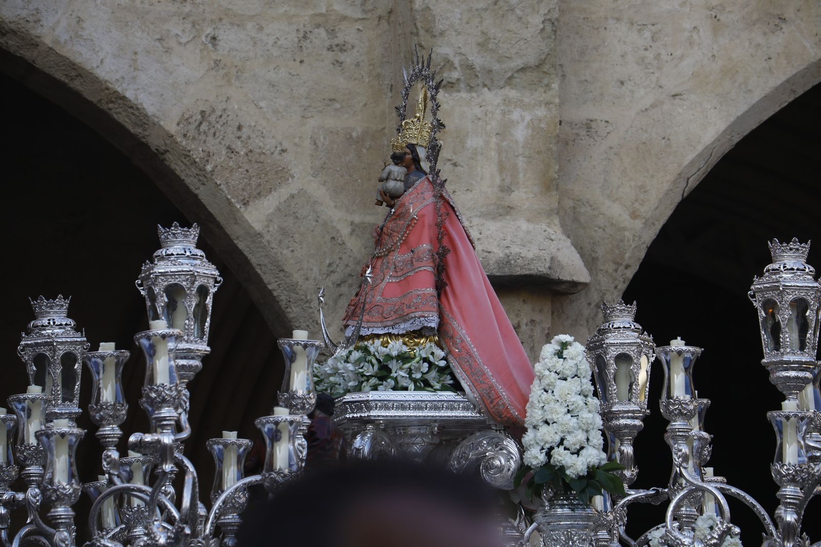 La procesión de la Virgen de Villaviciosa de Córdoba, en imágenes