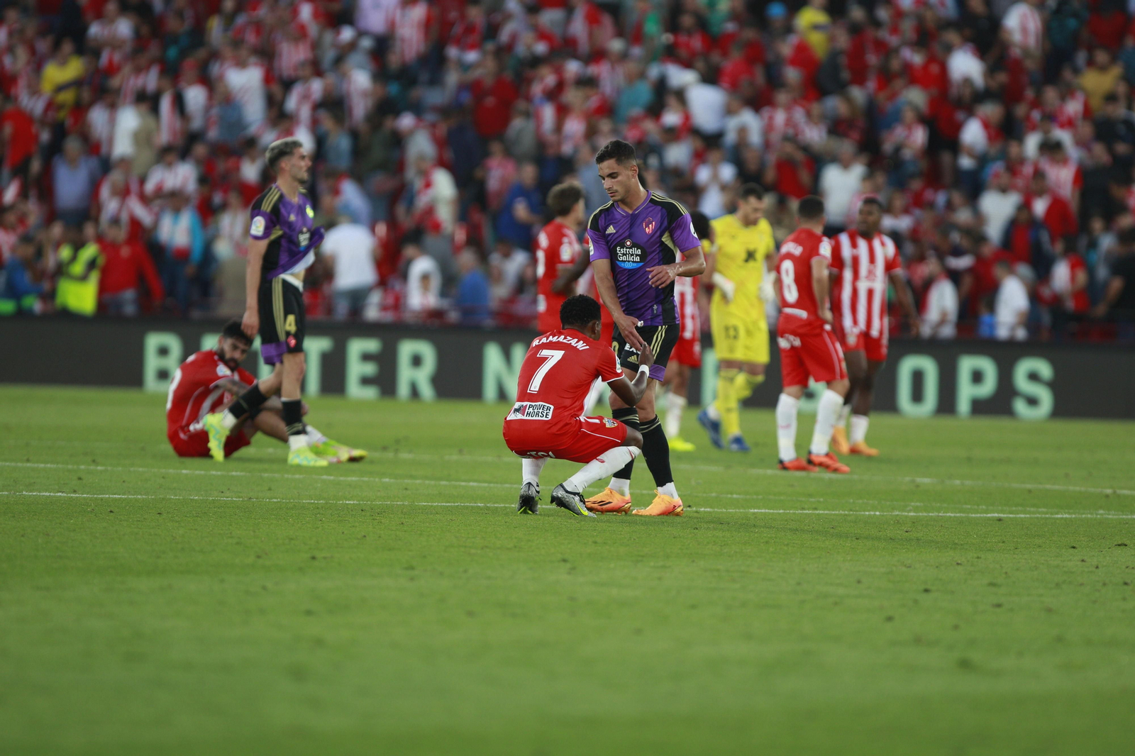 Imágenes del partido U.D. Almería-Real Valladolid C.F.