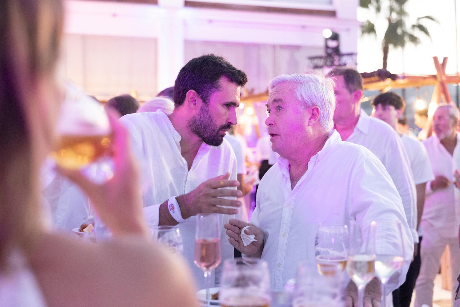 Búscate en el Cóctel de Blanco de la Copa del Rey Mapfre de vela