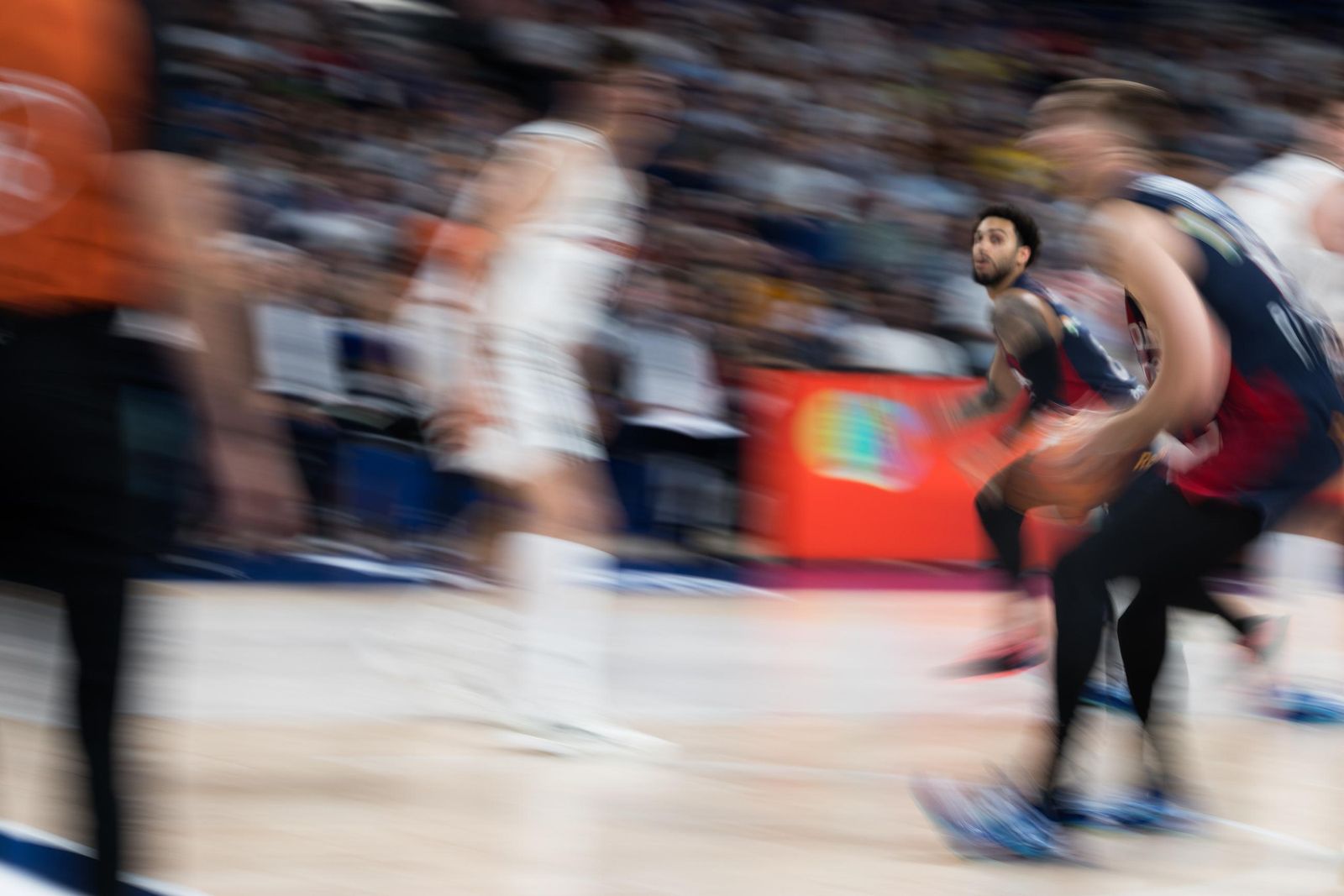 El Real Madrid sufre pero gana al Baskonia (82-76)