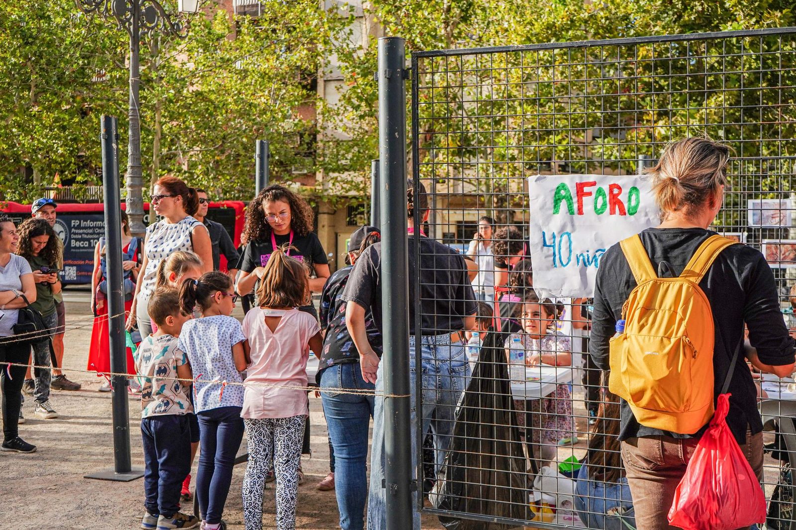 Las mejores imágenes de la Noche de los Investigadores en Granada