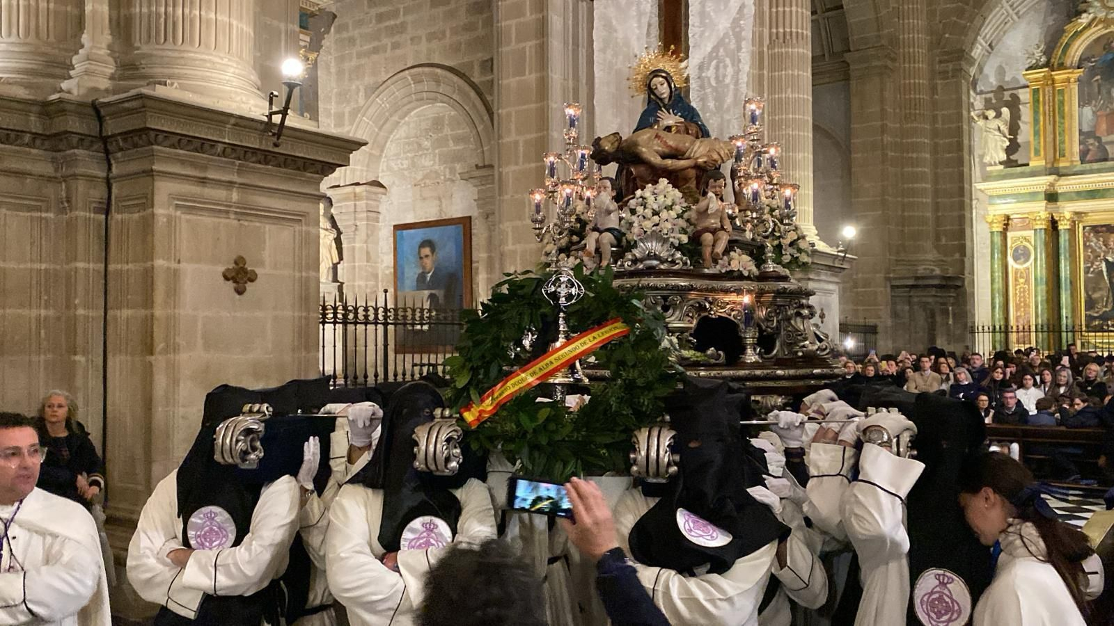 En imágenes: La Legión en las calles y la Buena Muerte en la Catedral