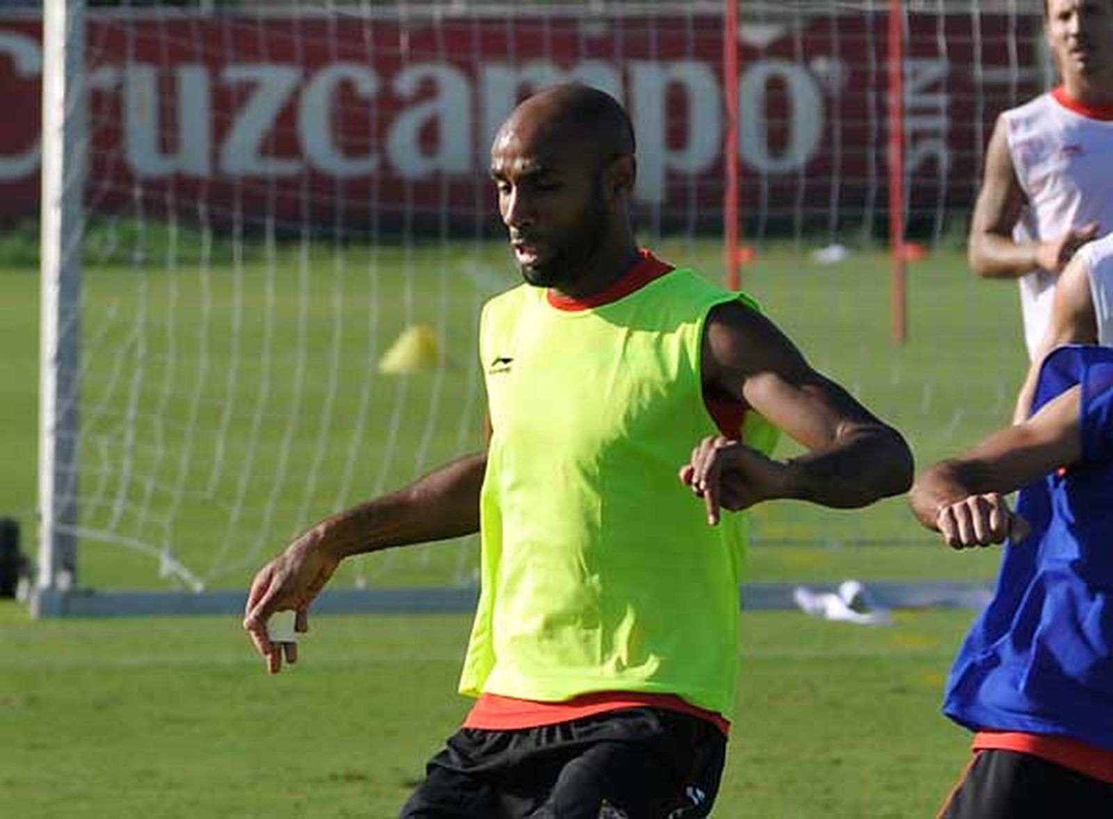 Kanoute se cae de una lista en la que tampoco está Negredo