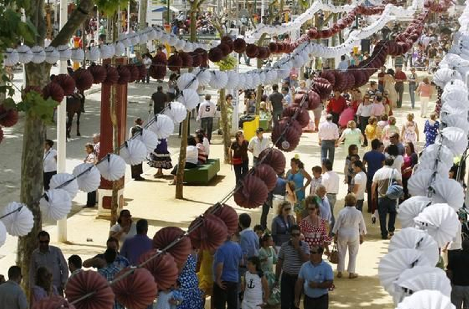 Imagen de la principal avenida de la feria

Foto: Fito Carreto
