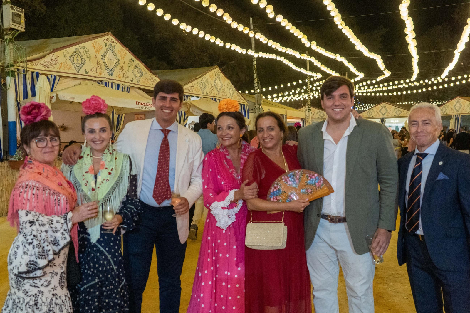 Imágenes del ambiente del ambiente de la noche del domingo en la Feria de Otoño y del Caballo 2025 de Huelva