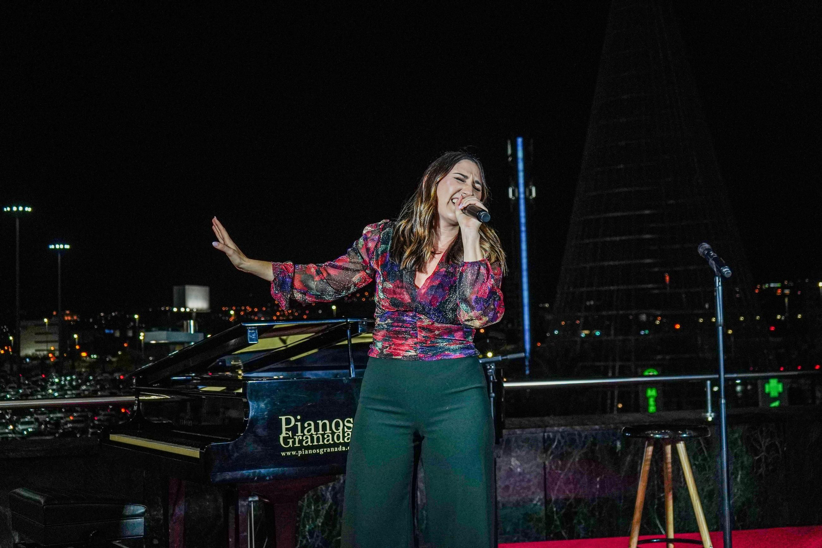 Galería | Granada ya está en Navidad: la fiesta del Nevada Shopping para el alumbrado