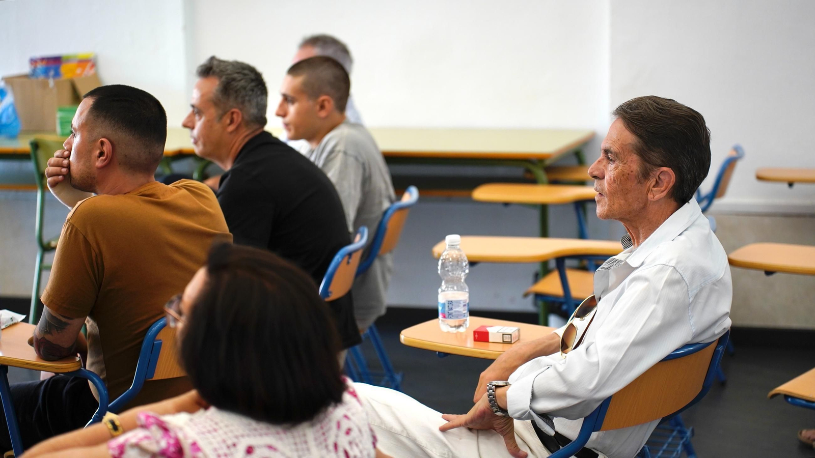 Fotos de la presentación de la campaña de abonados del Algeciras C.F en la Escuela de Arte de Algeciras
