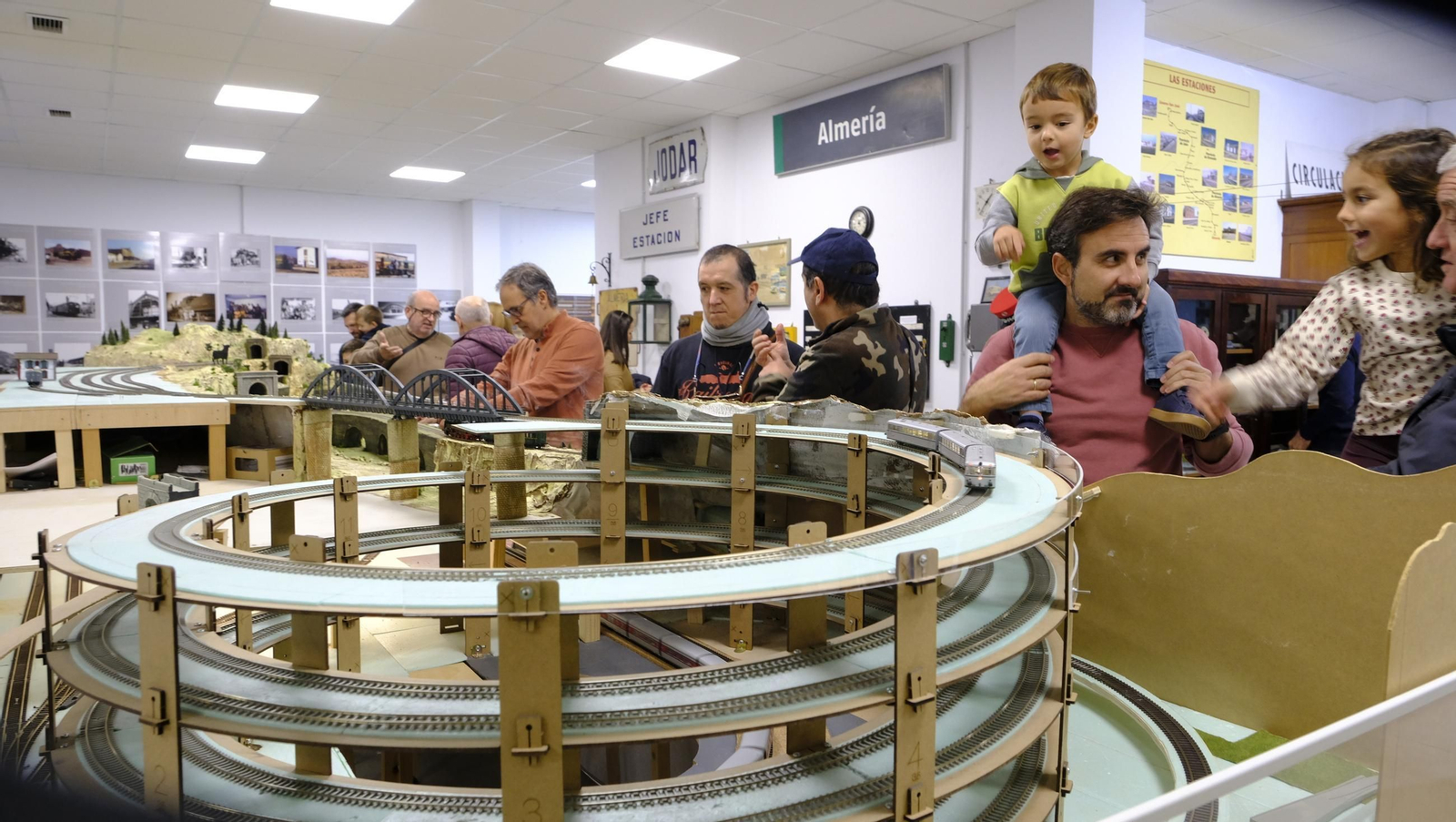 Jornada de puertas abiertas de la Asociación de Amigos del Ferrocarril de Almería (ASAFAL), en imágenes