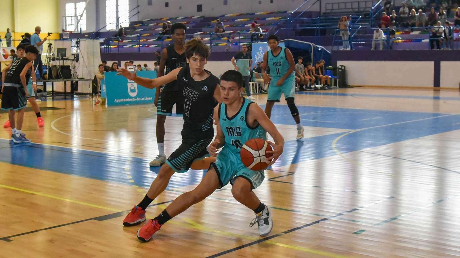 Las fotos de la tercera jornada del Andaluz infantil masculino de baloncesto en La Línea