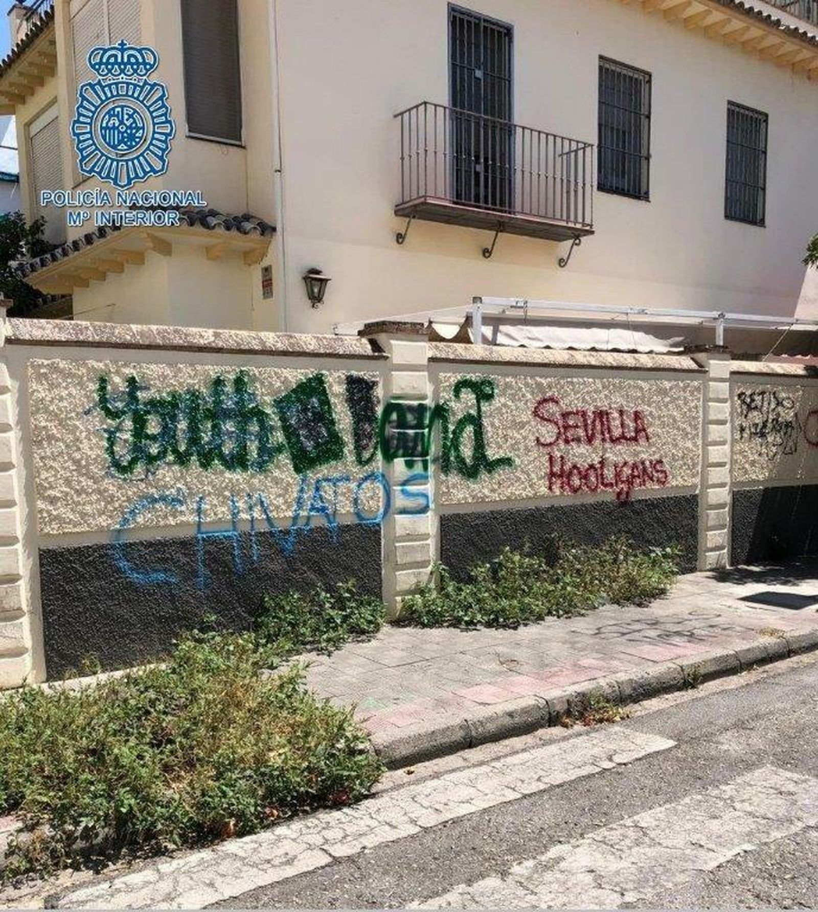 Otra de las pintadas en Heliópolis.