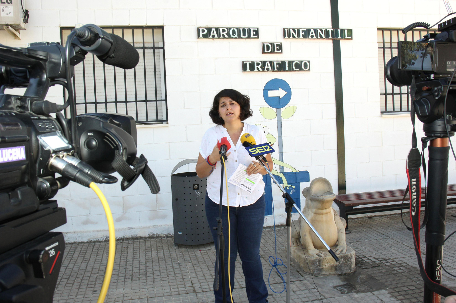 Mamen Beato presenta la convocatoria.