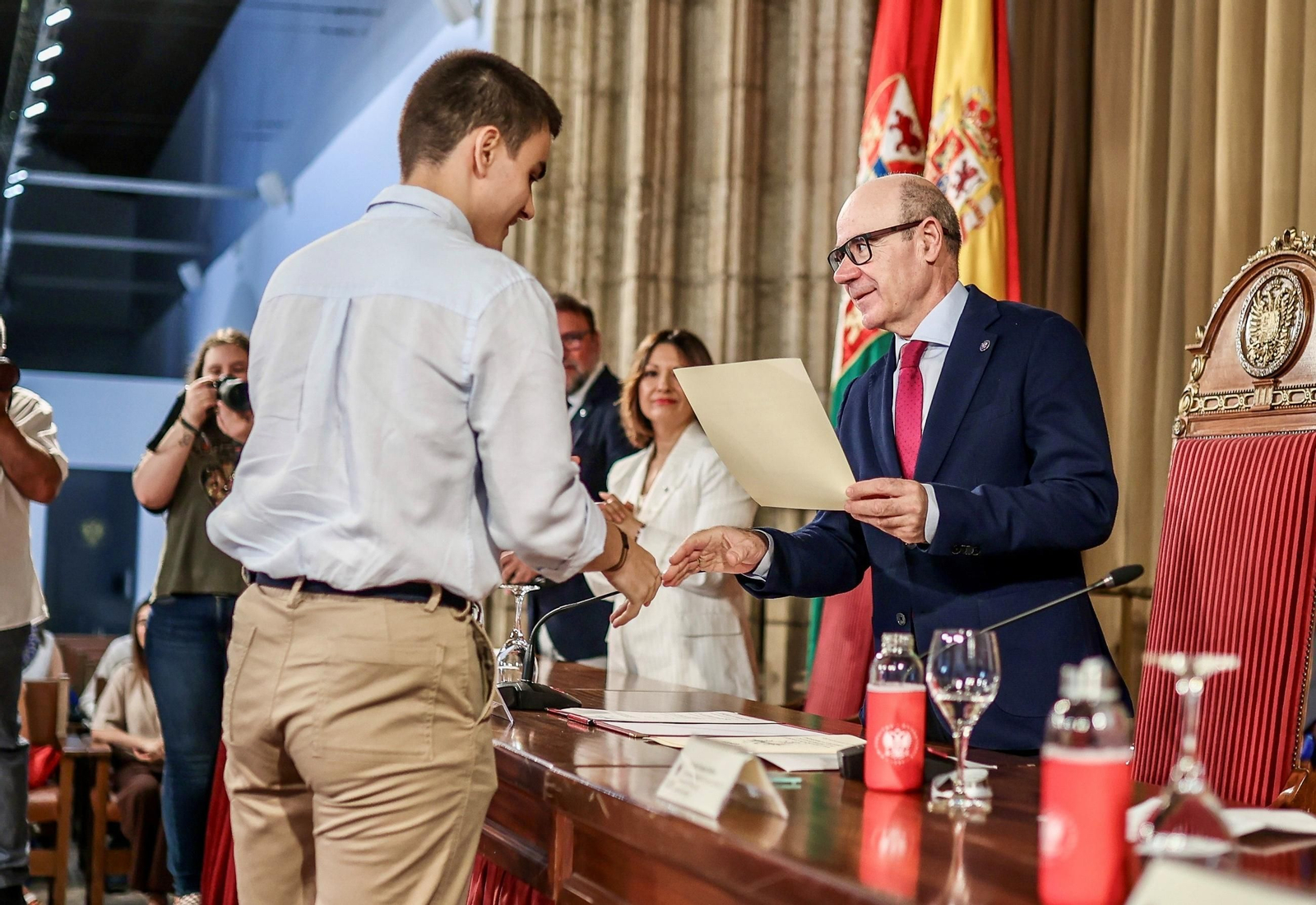 Así ha reconocido la Universidad de Granada al estudiantado con mejor puntuación en la PAU
