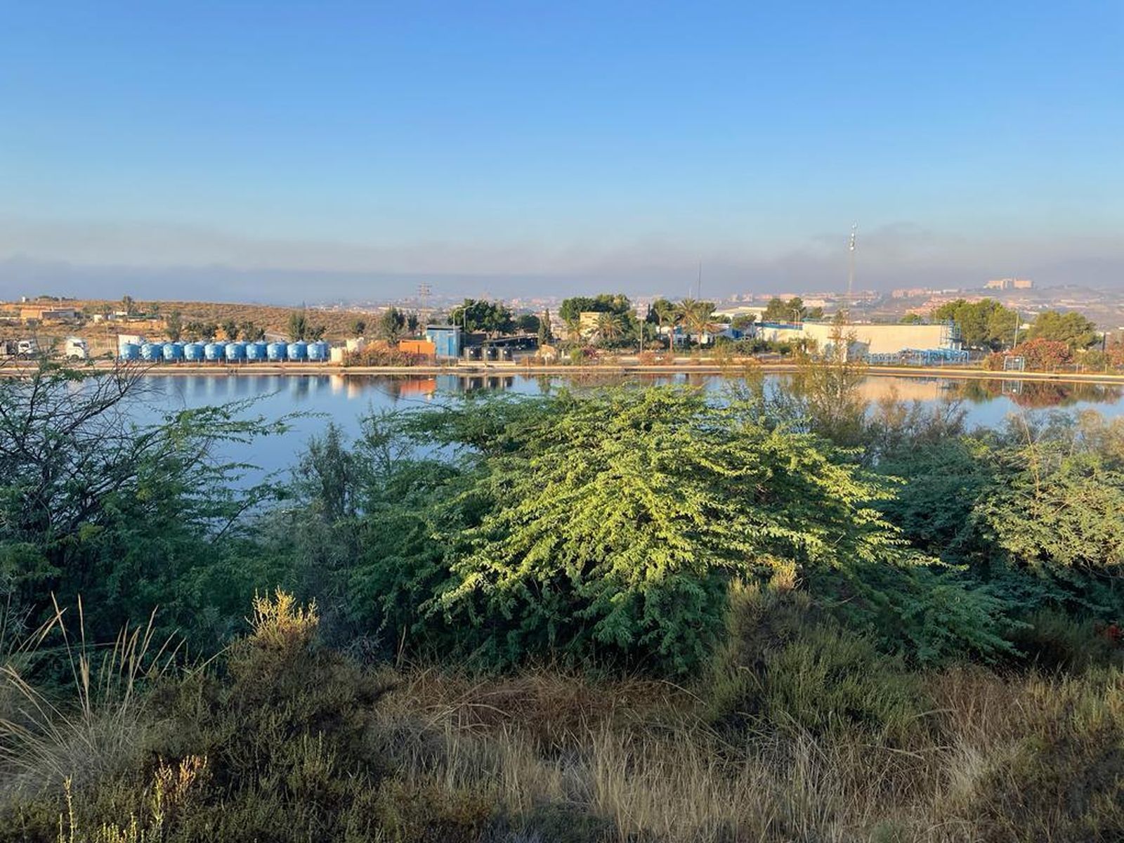 Balsa de agua llena de la CGUAL.