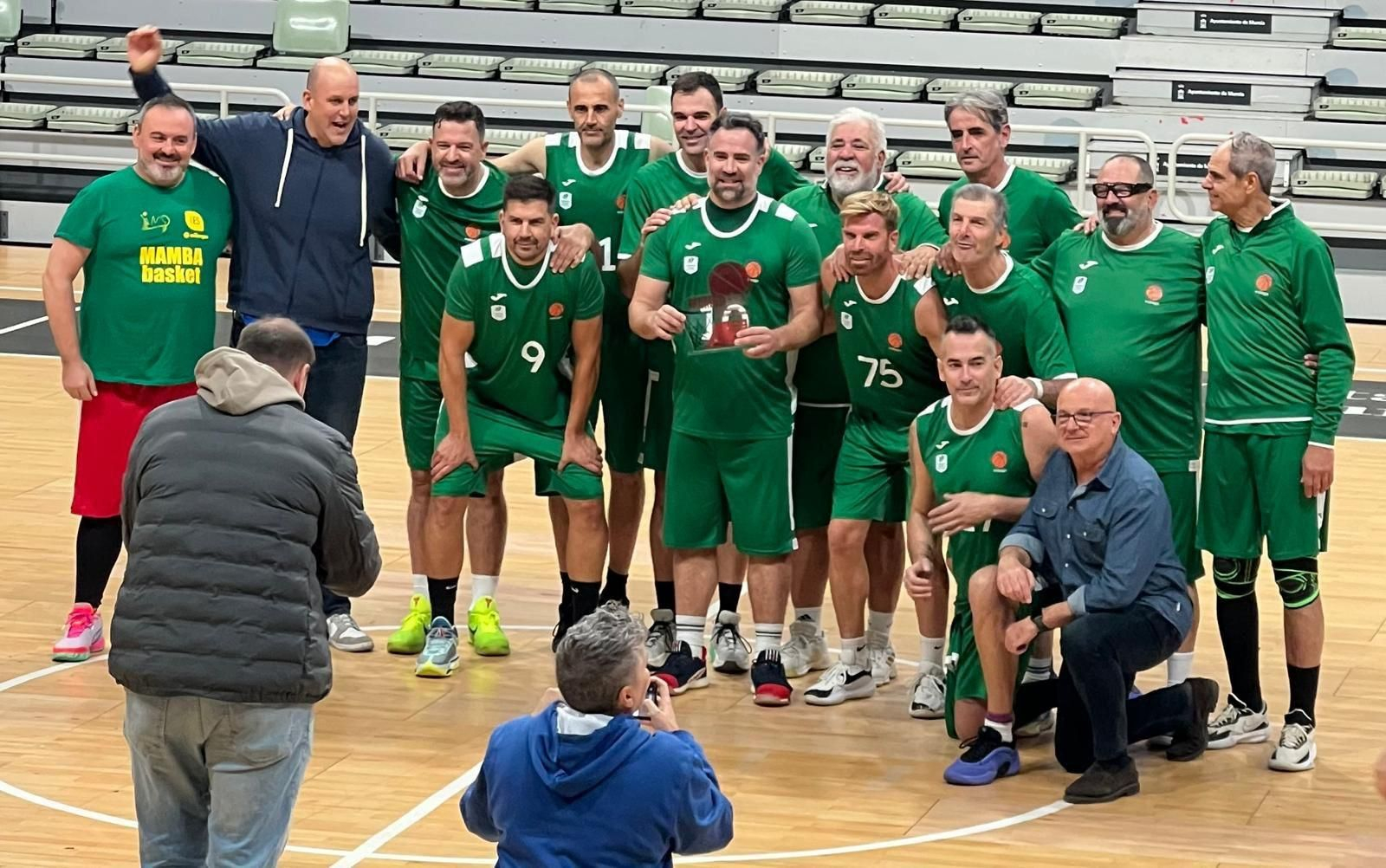 Emotivo homenaje a Carlos Cabezas en Murcia