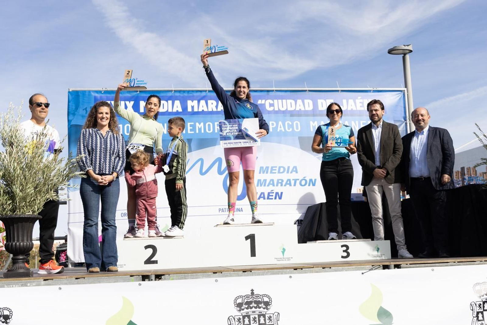 En imágenes: multitudinaria e histórica XXIX Media Maratón 'Ciudad de Jaén' y 10k en memoria de Paco Manzaneda