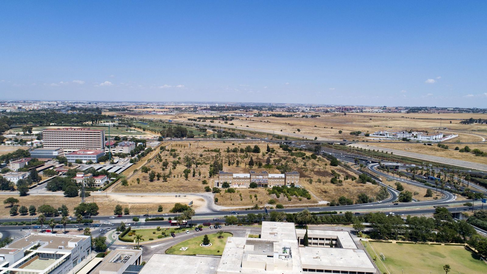 Vista aérea de la parcela del Regimiento de Artillería, al Sur de Sevilla