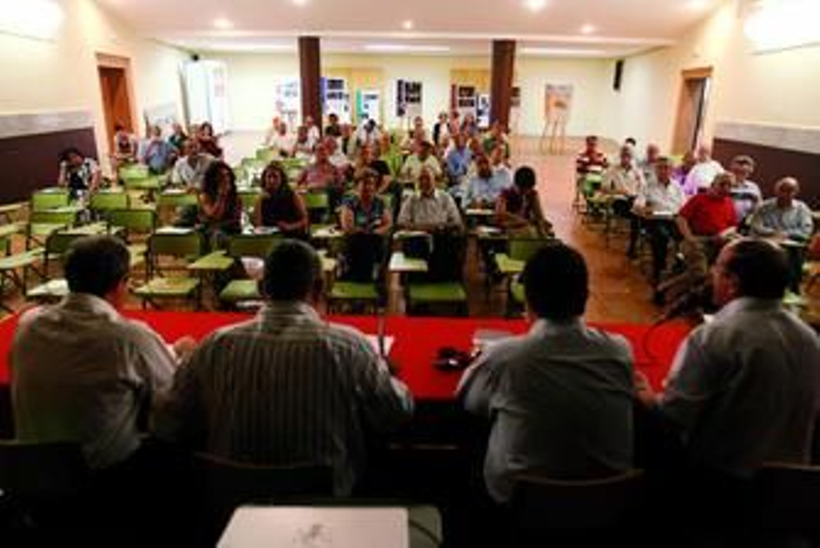 Imagen de la primera reunión mantenida por la asociación.