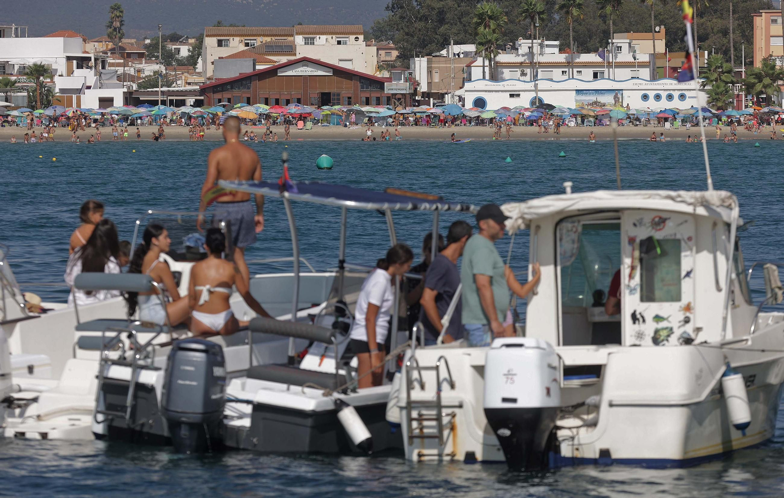Las mejores fotos de la romería marítima de la Virgen de la Palma de Algeciras 2025