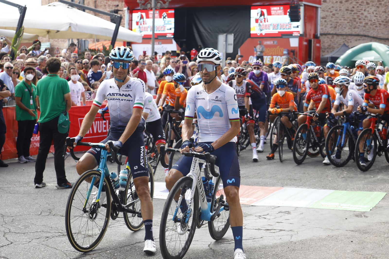 Montoro vibra con la salida de etapa de La Vuelta, en imágenes