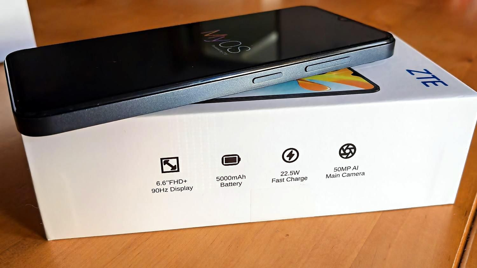 El smartphone ZTE Blade V50 Design