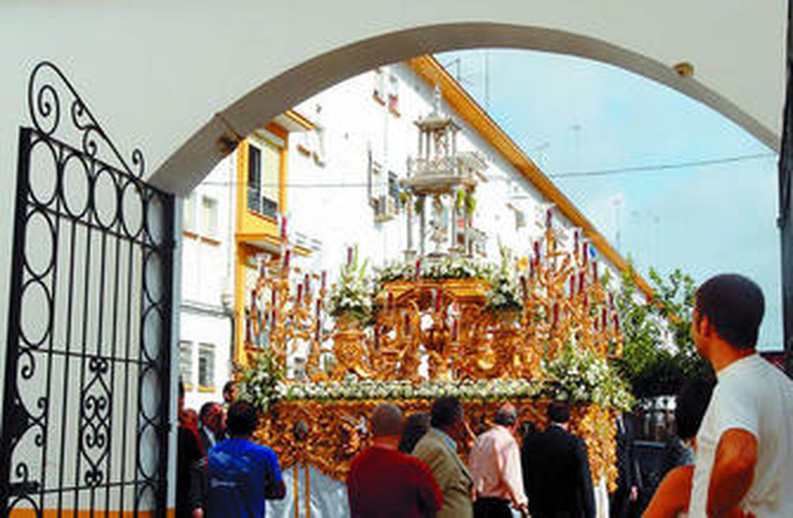 Procesión del Corpus por las calles del barrio del Tiro de Línea.
