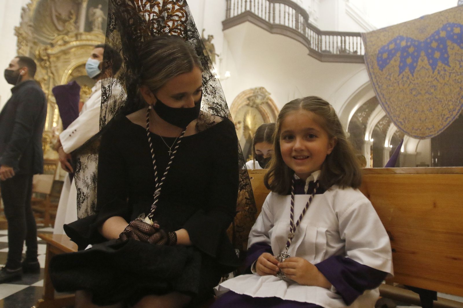 Las imágenes de impotencia en la Trinidad: la Santa Faz suspende su procesión en Córdoba